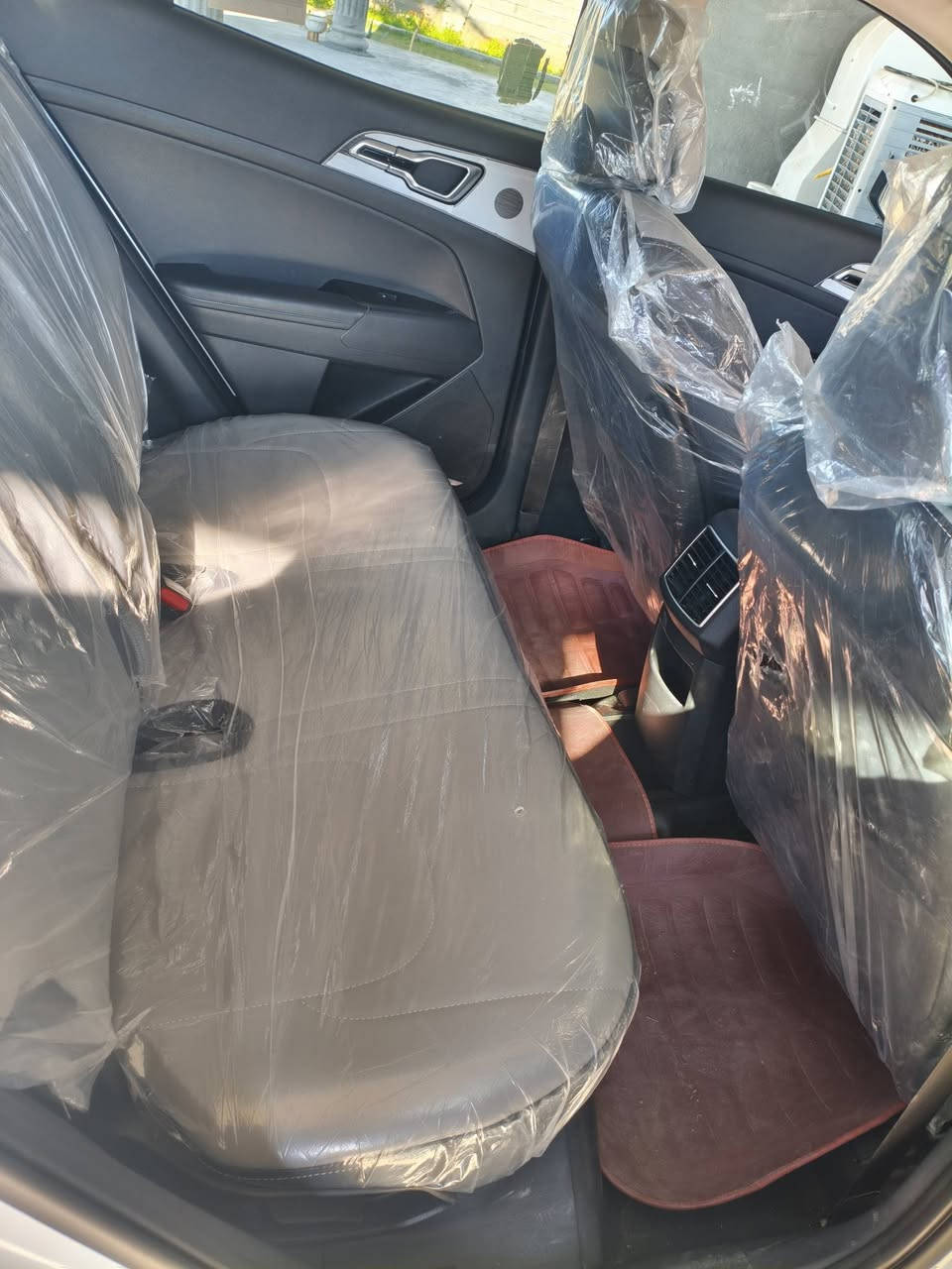 السلام عليكم ورحمه الله وبركاته للبيع سياره
كفاله عامه
سبورتج 25 خليجي ماشيه 5000 الدولية
 المواصفات ••••
فول مواصفات عدا البنوراما والجلد
ام دوشمه ارضيه والكراسي
✅تشغيل بصمة 
✅ تشغيل عن بعد
✅كراسي كهرباء
✅جنطة كهرباء
✅تدفئة بالكراسي 
✅تدفئة بالستيرن 
✅سايدبريك دكمة 
✅شفتات كير سبورت بالستيرن
✅محرك سعة 2000 سي سي
✅شاشة تعمل بنظام بلي كار نفيكيشن  
✅ويل حجم 19
✅الشباك الامامي بلاك بيانو 
✅حساسات امامي خلفي 
✅كامرة دوارة
✅اوتو هولد 
✅درايف مود
✅مانع انحدار
✅مانع انزلاق
✅ تحكمات الستيرن جهتين
✅ شفتات كير بالستيرن  
✅شحن وايرليس 
✅المري الجانبية طي وفتح كهرباء 
✅مع اشارة جانبية بالمراة
✅لايت زنون عالي ناصي 
✅لد ليزري امامي نهاري
✅بك لايت لد 
🟢 ضمان الدولية 5 سنوات 
🟢 اول تبديله دهن بعد ثلاثه تبديله دهن على الشركه 
السعر (247)$ وبيهه مجال قليل 
مكاني بغداد ابو غريب وهاذا رقمي
***********
