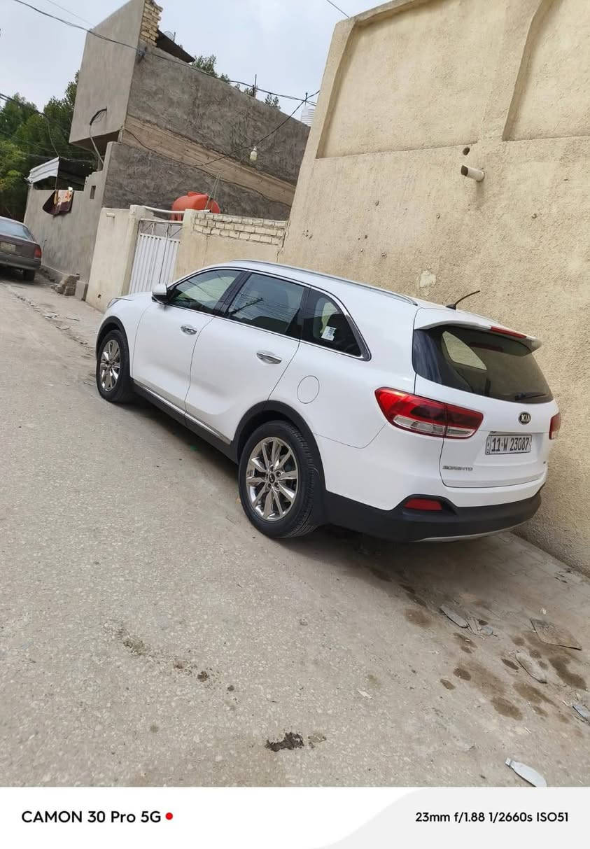 ‏كيا سورنتو للبيع او مراوس بأقل (محتاج فلوس)
‏موديل 16 ماشيه 130 
‏الكشر كفاله بدون اي شي 
‏المواصفات معروفه 
‏رقم بغداد انكليزي بأسمي 
‏سنويه جديده 
‏العنوان نجف حي ميسان قرب النفق 
‏السعر 220 وبيهه مجال 
‏***********
