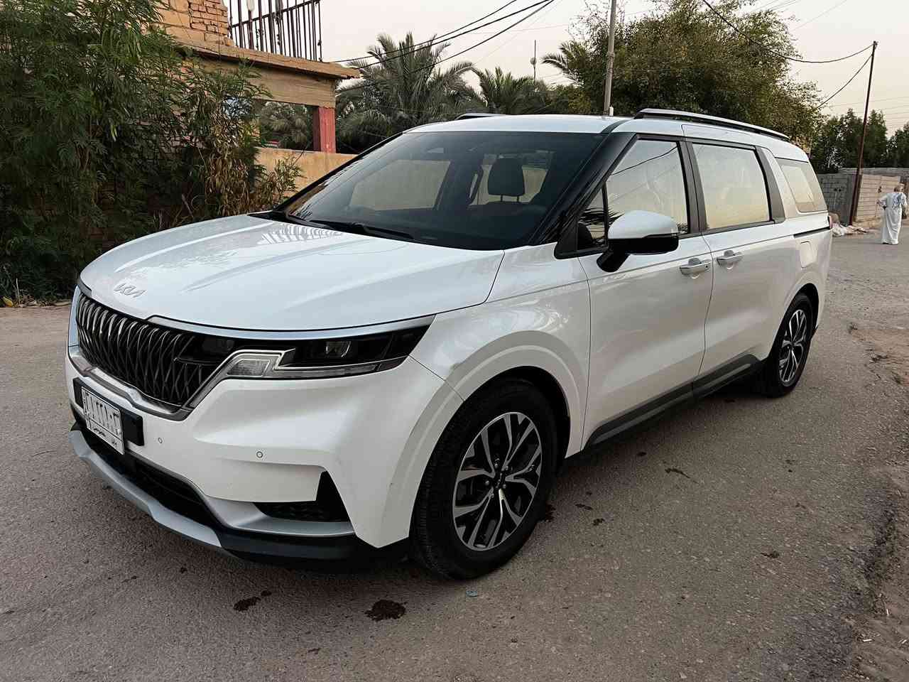 كيا كرنفال موديل 22 وارد كوري محرك ديزل..كاز..مواصفات تحكم استيرن وقيادة ذاتيه تحديد مسار رادار وحساسات خلفيه واماميه سايد بريك دكمه كامره خلفيه 8 راكب كفاله ماعدا باب السائق بيه صبغ قليل واضح بالسونار السعر 225 للاستفسار ***********
بيع فقط علما مكلف بالنشر عنوان ذي قار
