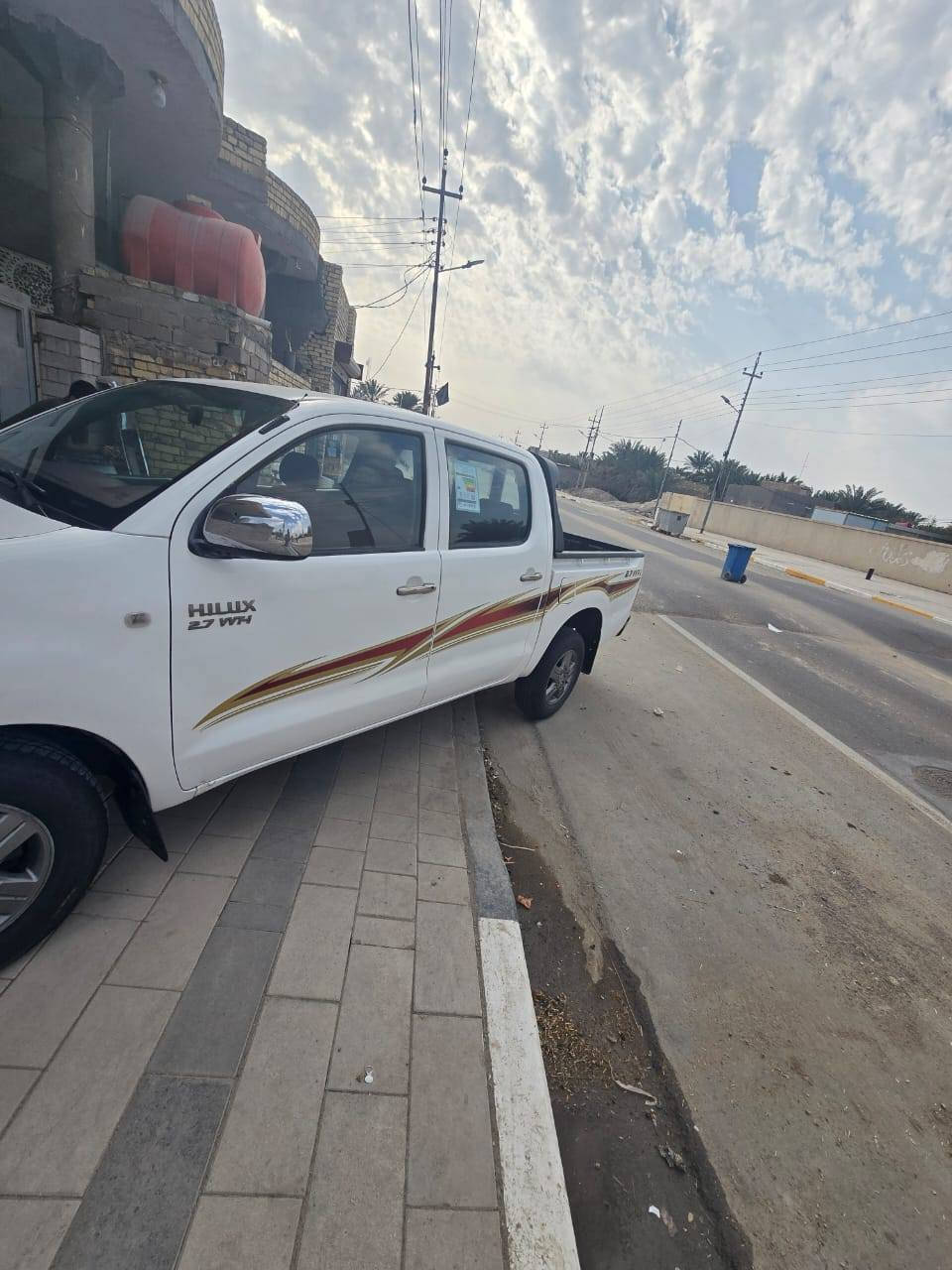 سلام عليكم للبيع هايلوكس للبيع موديل٢٠١٠ ***********
