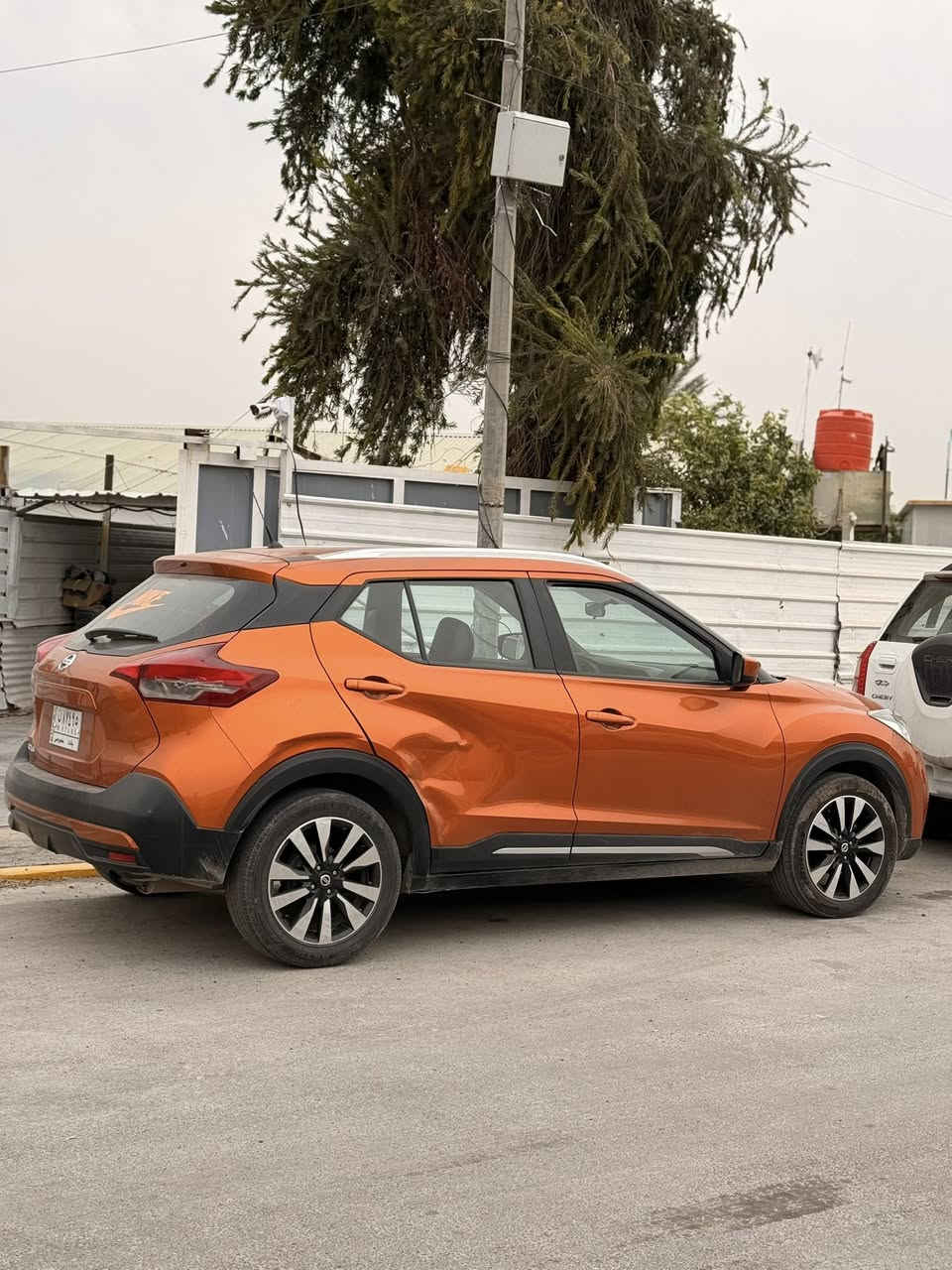 سلام عليكم نيسان كيكس موديل 2018 وارد خليجي داخل جلد برتقالي بيه طخه بلباب واضح ما مصلحه بس هاي فقط  ما متواجد ع الفيس ***********
