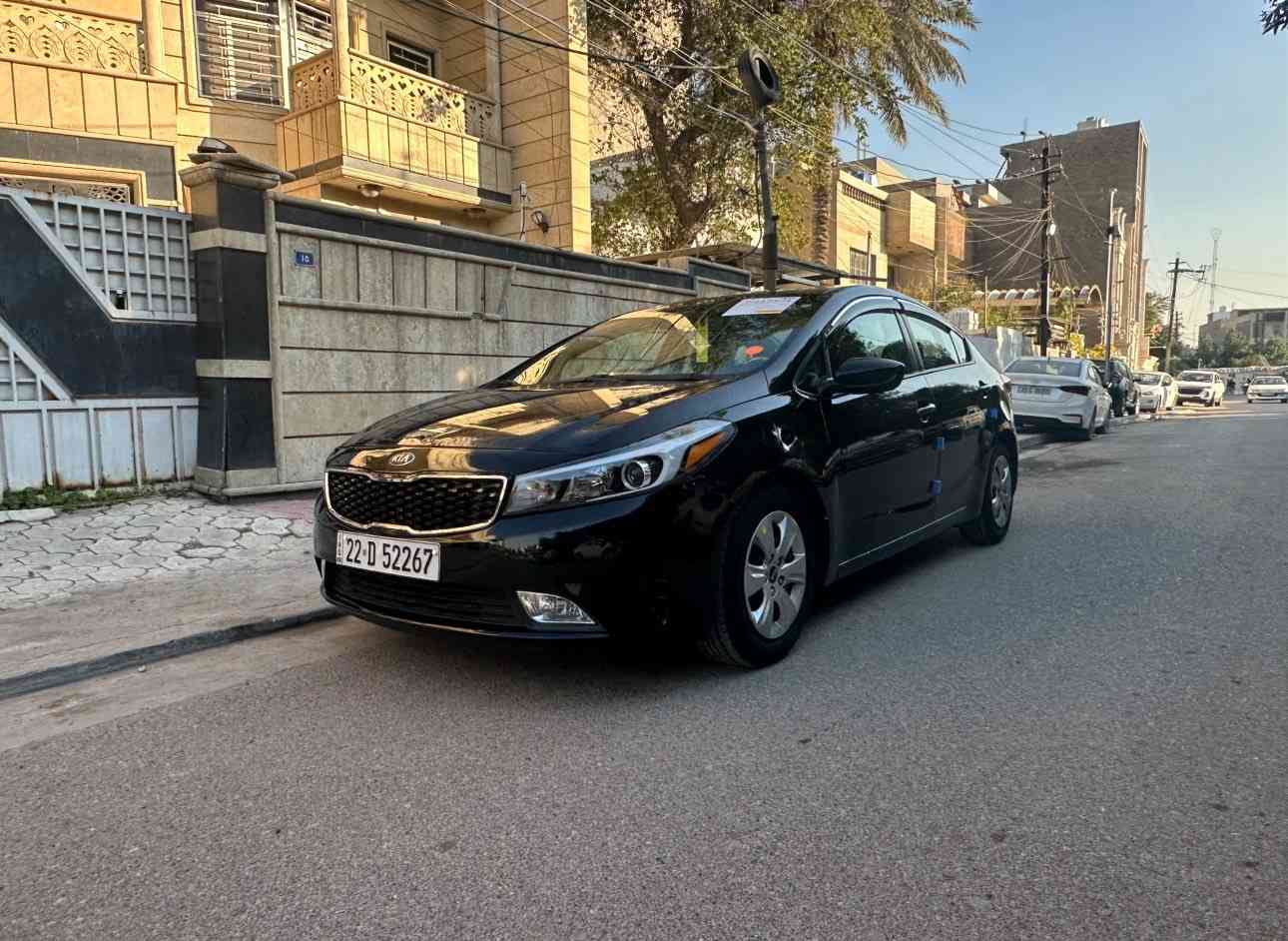 سلام عليكم 
كيا فورتي 2017 وارد امريكي محرك دوش 2000 بدون ايرباك بدون دواخل اربيل باسمي ليبل واحد بدون تبديل  هزة وسنوية جديدة السيارة حلوة وجاهزة من جميع النواحي مال بيت هنا بالعراق صار صبغ بالداير مال الجاملغ الخلفي الايمن  وجوة الرقم صبغ قليل السعر  118 ورقة للستفسار ***********
