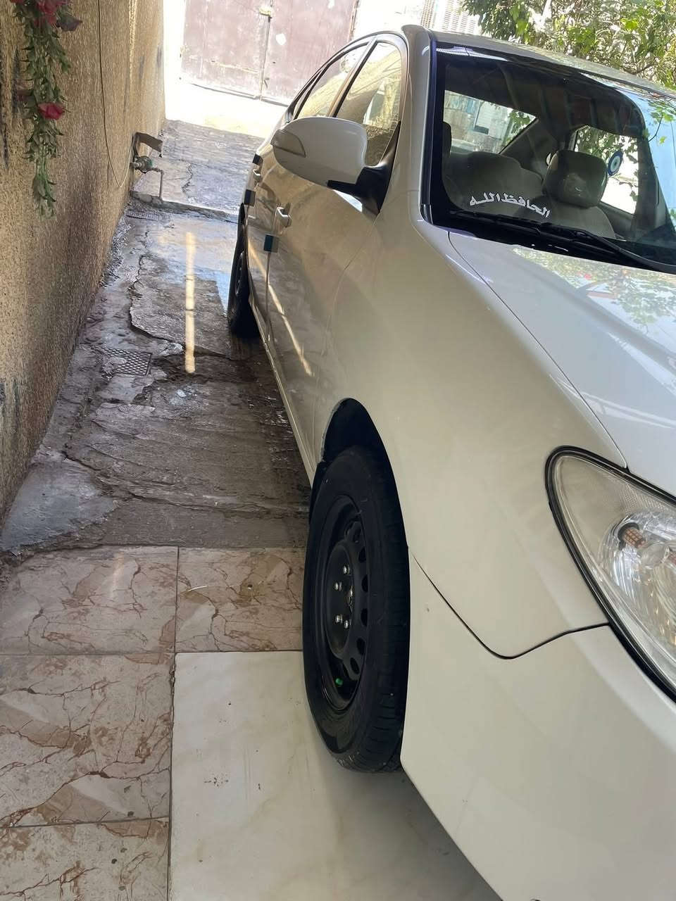 السلام عليكم 2010 سليمانيه دولي باسمي  بيها رشات صبغ بدون اي ضربه ابيع حزام كلشي بيها جديد بدون اي نقص سعر 98 مكاني بغداد ***********
