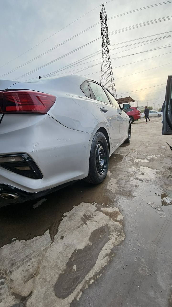 سلام عليكم فورتي 21 وارد امريكي حادث قبق جنطه رقم اربيل بسمي سياره 
الاستفار ***********
