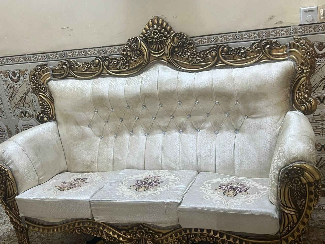 تخم ملكي مع طبلات سعر ٦٠٠ وبي مجال


**إذا كنت صاحب هذا الإعلان وتريد حذفه لأي سبب، رجاءا أرسل رسالة إلى الدعم الفني**