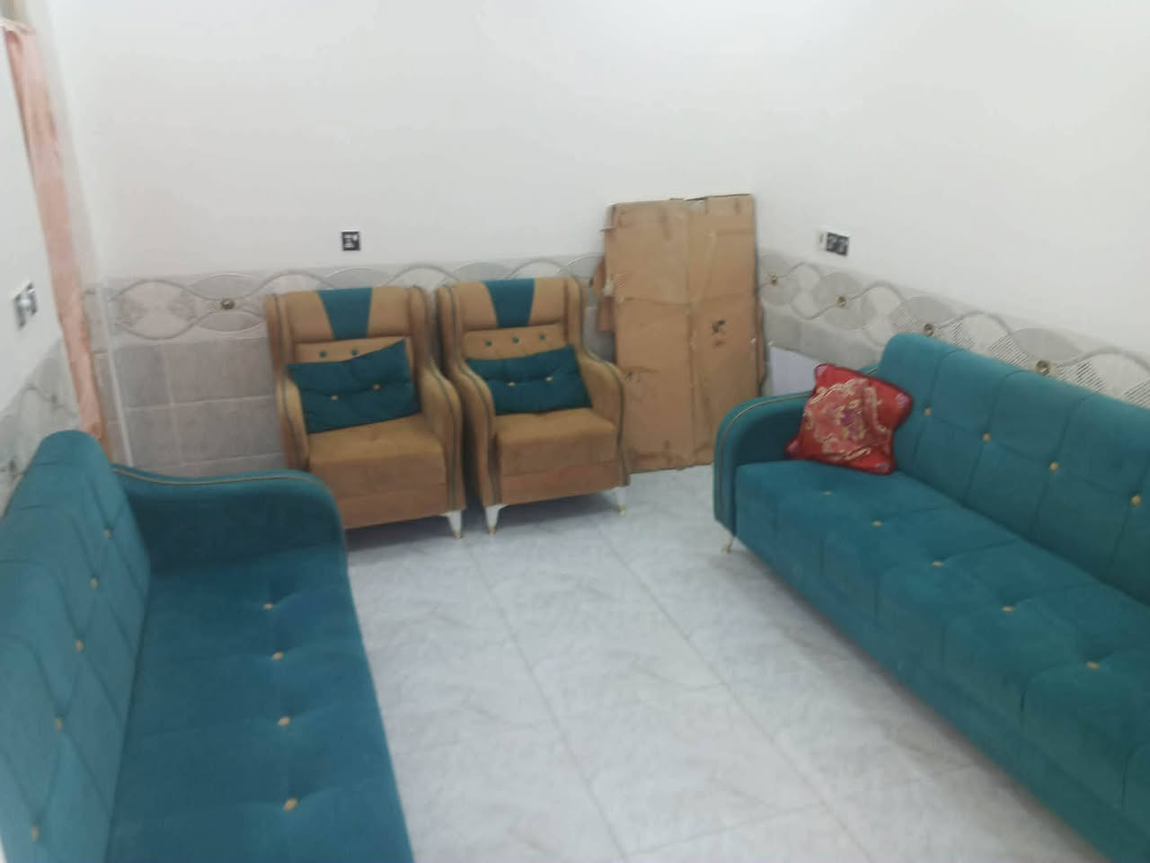 دار للبيع م١٠٠طابو زراعة سند ٢٥سند باسمي يتكون من غرفه ومطبخ كلدور وصاله صحيات داخليه وخارجية  عنوان شارع ١٠٠رابط نزل حجي علي علما دار ع تبليط يبعد عن شارع العام ٢٠متر. عل علم البيت يحتوي عل برج انترنت أشهر 150  امراوس اوبيت او قطعه اسعر ٧٥ وبي مجال قليل هذا معروض يم مكتب الجشعمي العنوان شارع 80 قرب بانزينخانه الاضواء  ***********
