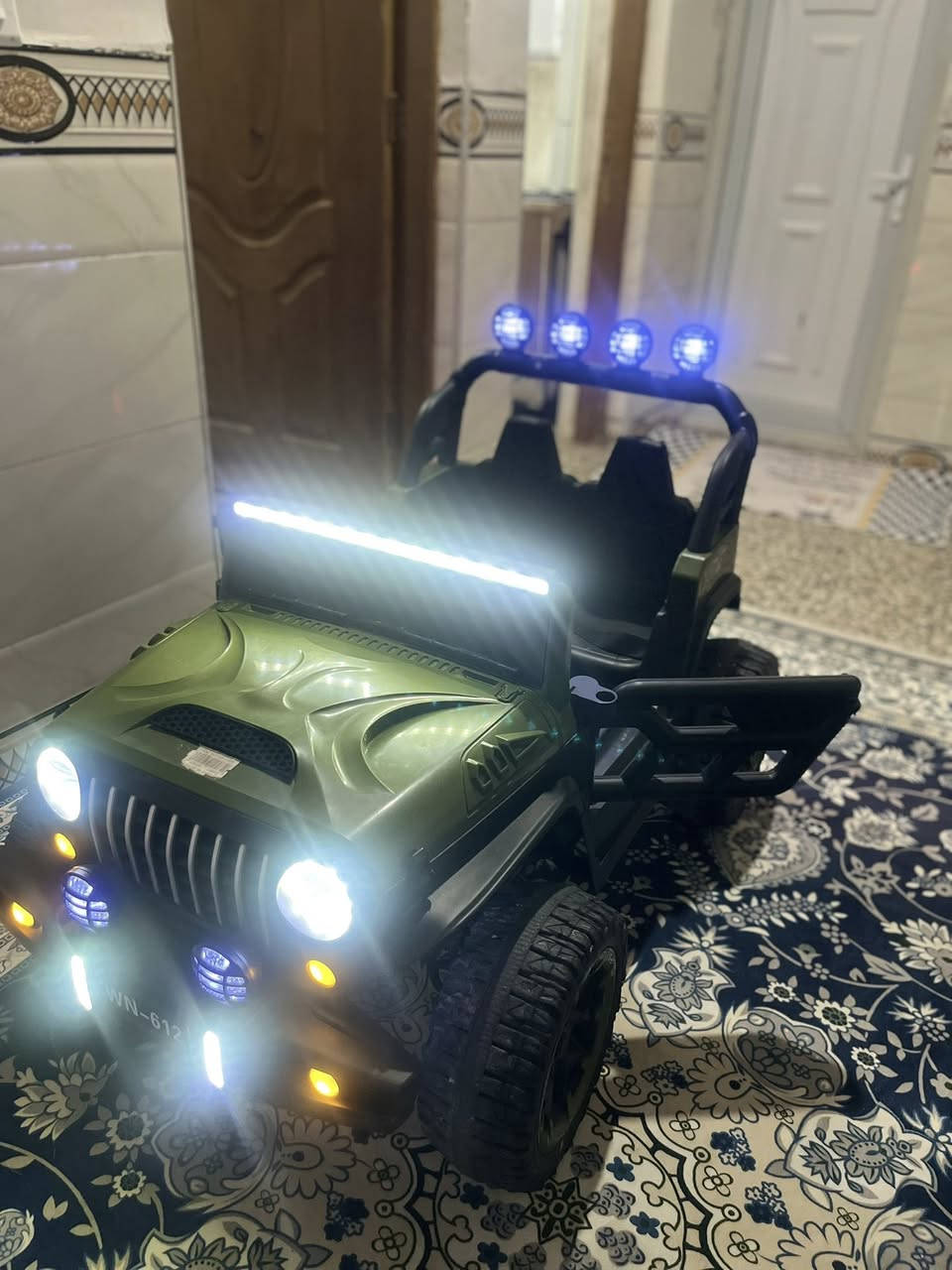 للبيع سيارة شحن اطفال من عمر 4-10 مواطير عدد 4 فور ويل AUX تحكم عن عن بعد تحكم استيرن هورن   اشتريتها 210 أريدها 160✔️


**إذا كنت صاحب هذا الإعلان وتريد حذفه لأي سبب، رجاءا أرسل رسالة إلى الدعم الفني**