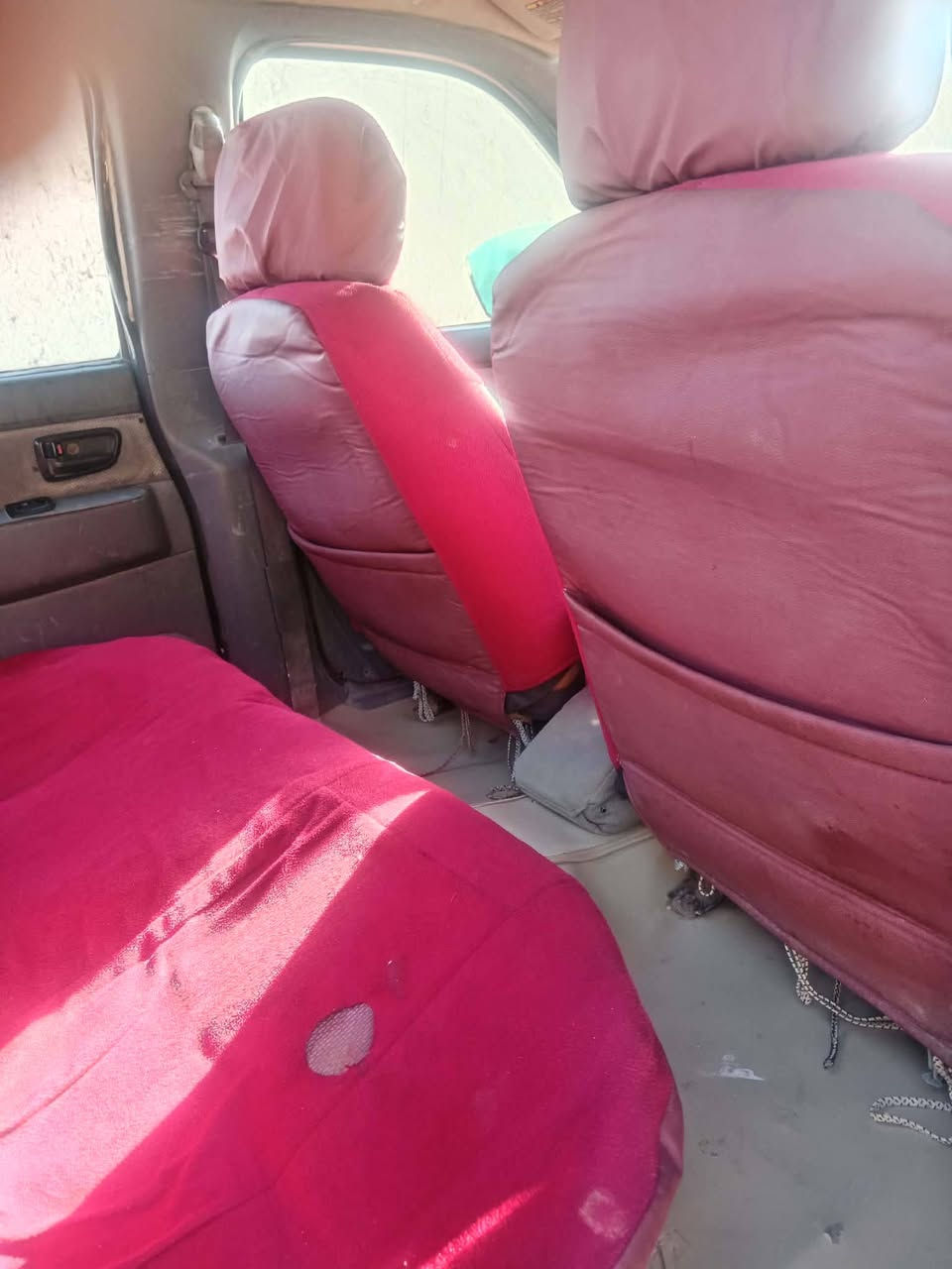 سلام عليكم فور رانجر سياره معاملته كامله باقي بس رقم يجي ونرقم 0771 365 3134
