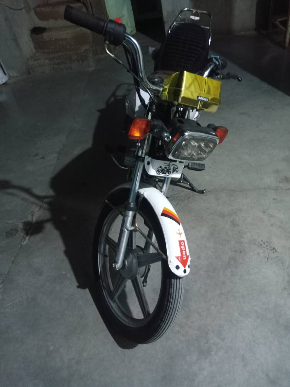 سلام عليكم اخوان ماطور 5كير للبيع مابي اي عيب بلايتة بيها موديل 21 كامل امكمل ماناقصها برغي كهربائيات شغال سلف شغال محرك نضيف سعر 375 وبي مجال بسيط رقم *********** وخاص مفتوح
