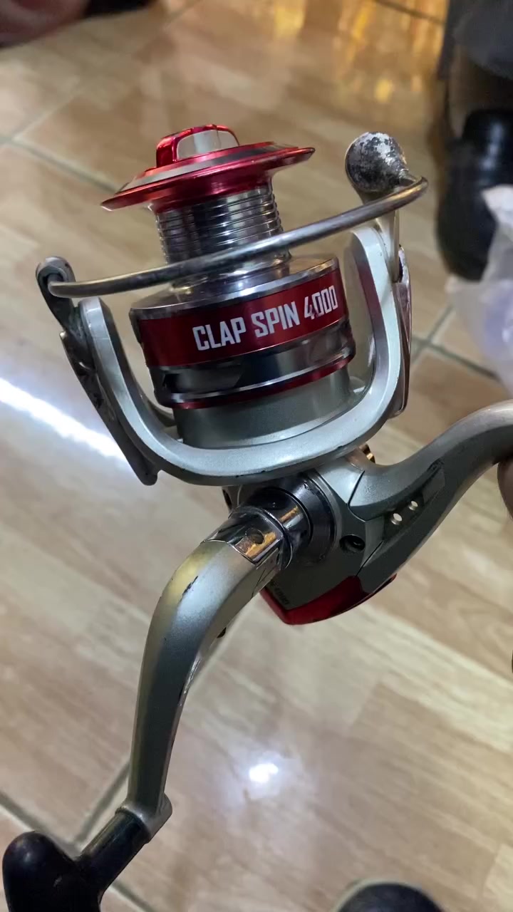 سلام عليكم 
مكينه باله ماركة SPIN حجم 4000
كلاص حديد 
نظافة % 85
سعرها ٢٥ الف مع توصيل 
***********
خيط حجم 40 ياخد 180 متر
حجم 50 ياخد 160 متر
