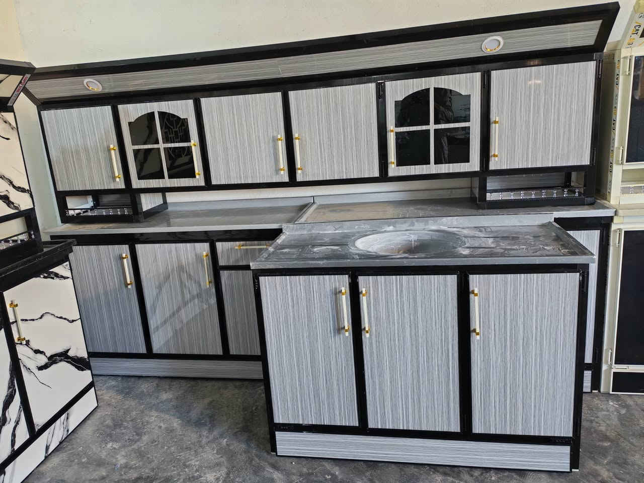 على بركة لله وصلت بضاعه جديد و مستعمل
عنواني ب
بغداد التاجي قرب منشأة نصر 
طريق زملة حمدي 
***********
***********
