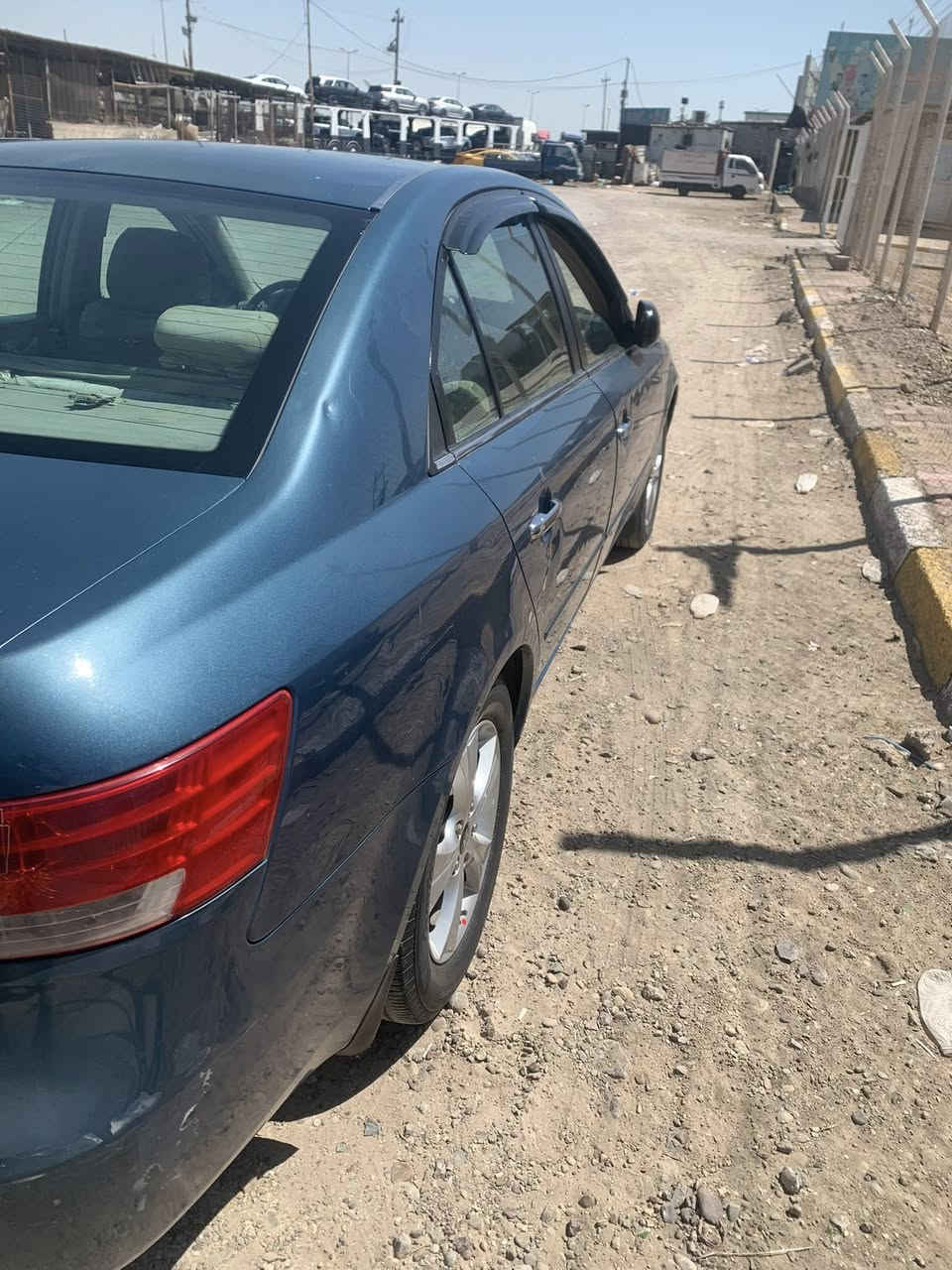 سوناتا وارد امريكي ٦سلندر سنويه باسمي واضحه مواصفاتها موديل ٢٠٠٦ عداد كيلو متر حقيقي بيه صبغ بنيد وجاملغ عكس السايق تدفئه تبريد 
تحكم ستيرن 
صدر محرك كير بحاله ممتازه خاليه من النقص 
مراوس باحدث مع فرق 
***********
