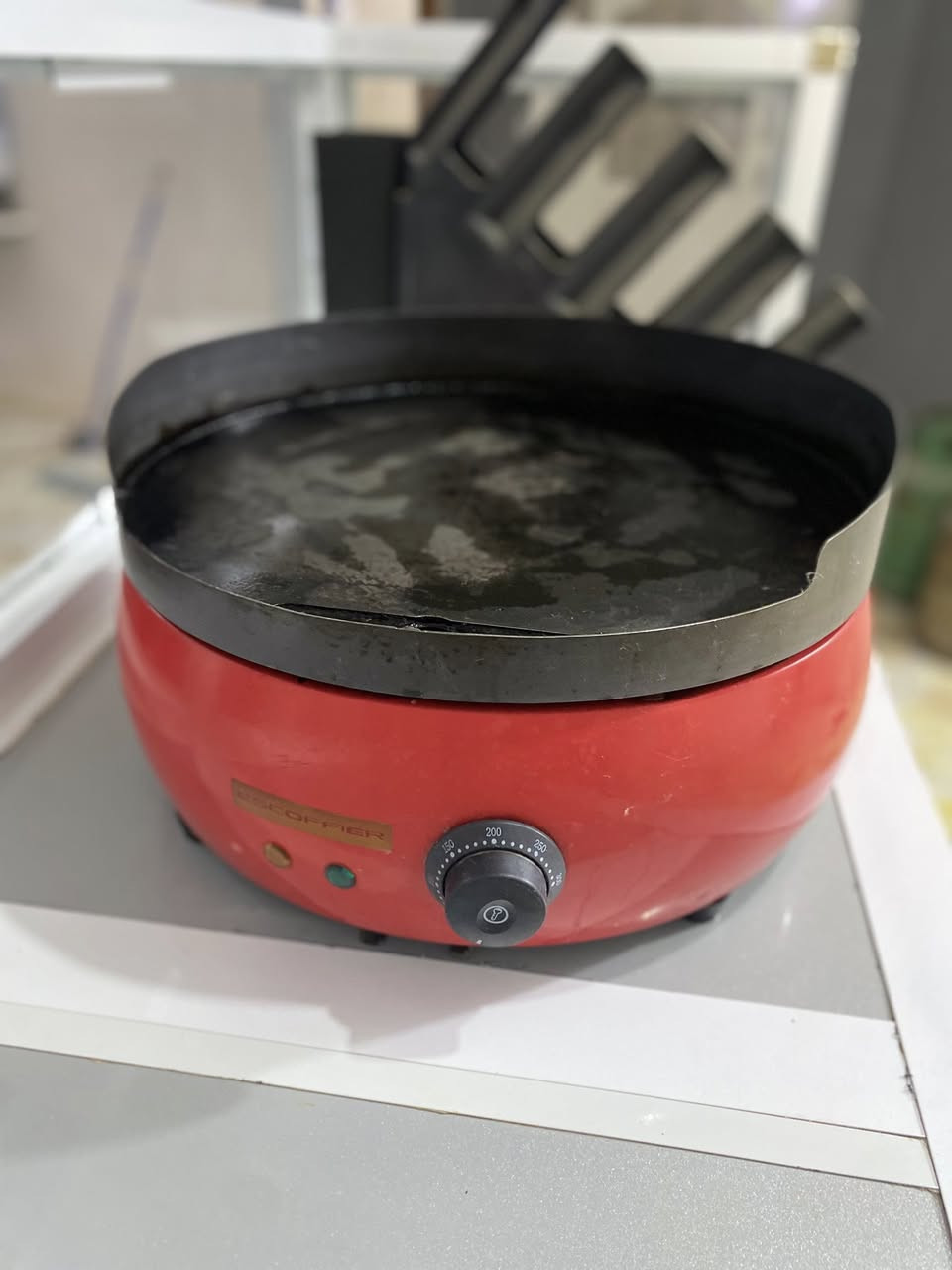 مكاين حلويات گريب + وافل ايطالي للبيع مستخدم شي قليل للبيع بسعر مناسب جدا اثنينهم ب200 الف الي يعرف سعرهن يدري شكد رخيصات رقم التلفون *********** او تواصل وياي متواجد ماسنجر
