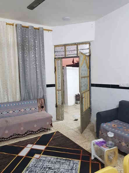 بيت البيع 👈مساحته 150 متر 👉واجها 7 ونص  ونزال 20 👈قاط واحد👉👈 البناء بلوك👉 غرفتين نوم وستقبال ومطبخ وحمام حمام داخلي تواليت خارجي بس البيتونه سكف سندويج الرضيه كاشي👈 بلزراعي مال بيت ضيفان👉 رابع فرع علي يدك اليسار بلخير تبليط ومجاري كهرباء ماي 👈عقد زراعي 117👉 المو من المنطقه راح اوصفله العنوان بغداد👈 منطقت بوب الشام👉 صايره فوك صيطرت جاي من القوس ع يدك اليمنه خدمات كامله  اكثر تفاصيل البيت بلمقطع الفيديو اليريد يشوف البيت من داخل ومن خارج يدخل علي خاص ادزله مقطع فيديو مال البيت 👈السعر 70 👉وبي مجال👈 مايرهم قصد ولا مقدمه حاضر فلوسه البيت👉  اتصال برقمي او خاص عادي بي وقت  ***********  واتساب 👉
