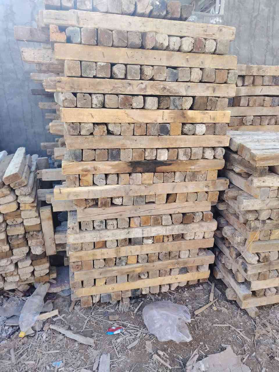 للبيع
قالب خشب روسي نظيف
عدد 20 مكعب
عنوان الحلة المركز
اتصال هاتف ***********
