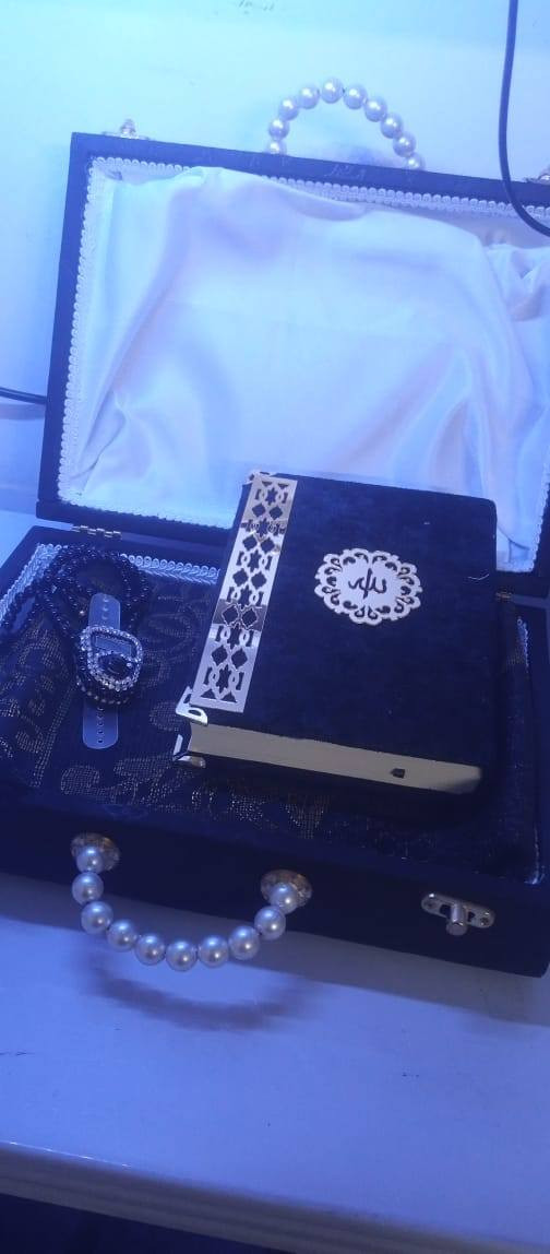 السلام عليكم عندي تصفية بضاعة مخزن ملابس تركي المنشأ وتيبلامات وانواع الهدايا لمن يرغب يتواصل معي وات ساب عينة من البضاعة ماركات عالمية لاتفوتكم
***********
