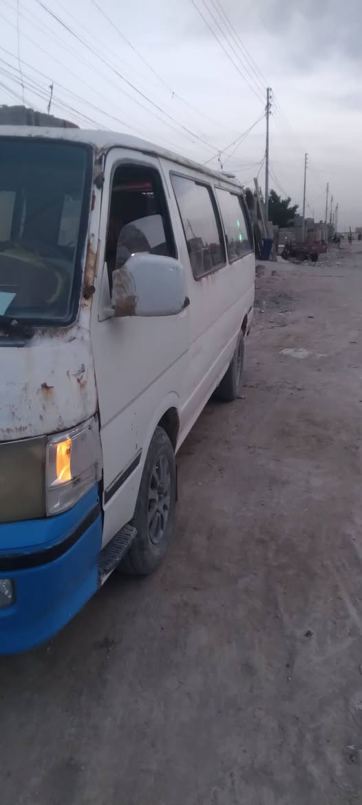 السلام عليكم للبيع كيأ باو موديل ٢٠٠٩ رقم احمر محرك ونجيي وكير اوتماتيك جدد ابيع كوم حديد مااندل راعيها اتكفل سرقة وعشائر دوشمة غرفتها حلوة والكشر مثل ما بالصورة مكاني بغداد السعر ١٨ ورقة وبيها مجال الاتصال ***********
