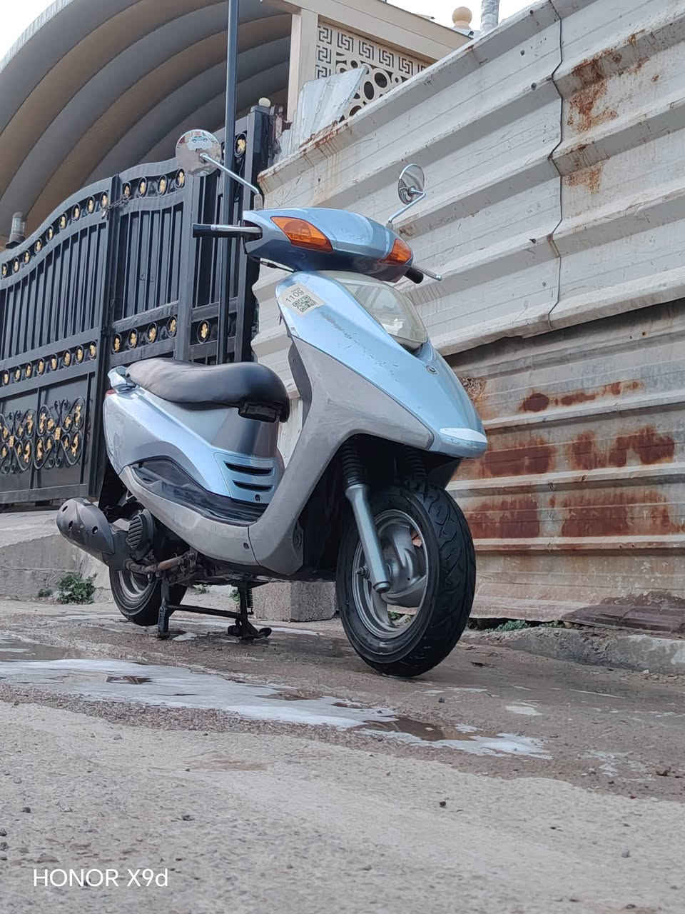 السلام عليكم دراجه بريز للبيع دراجه مكفولة كفاله عامه ختم واحد وين مكينه البكاء،الزعفرانيه، السعر مليون ، بيها مجال ***********
