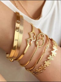 اكسسوارات شخصية • للبيع • استفسار واتس