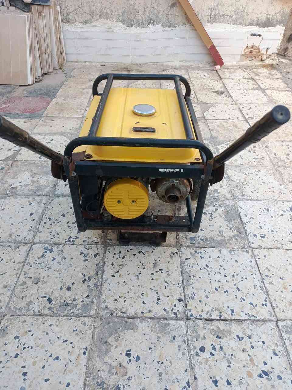 مولد يشتغل بس مايولد ماعرف شني سبب سعر124العوان حي التضحيه شارع العلوة بنهاته ***********
