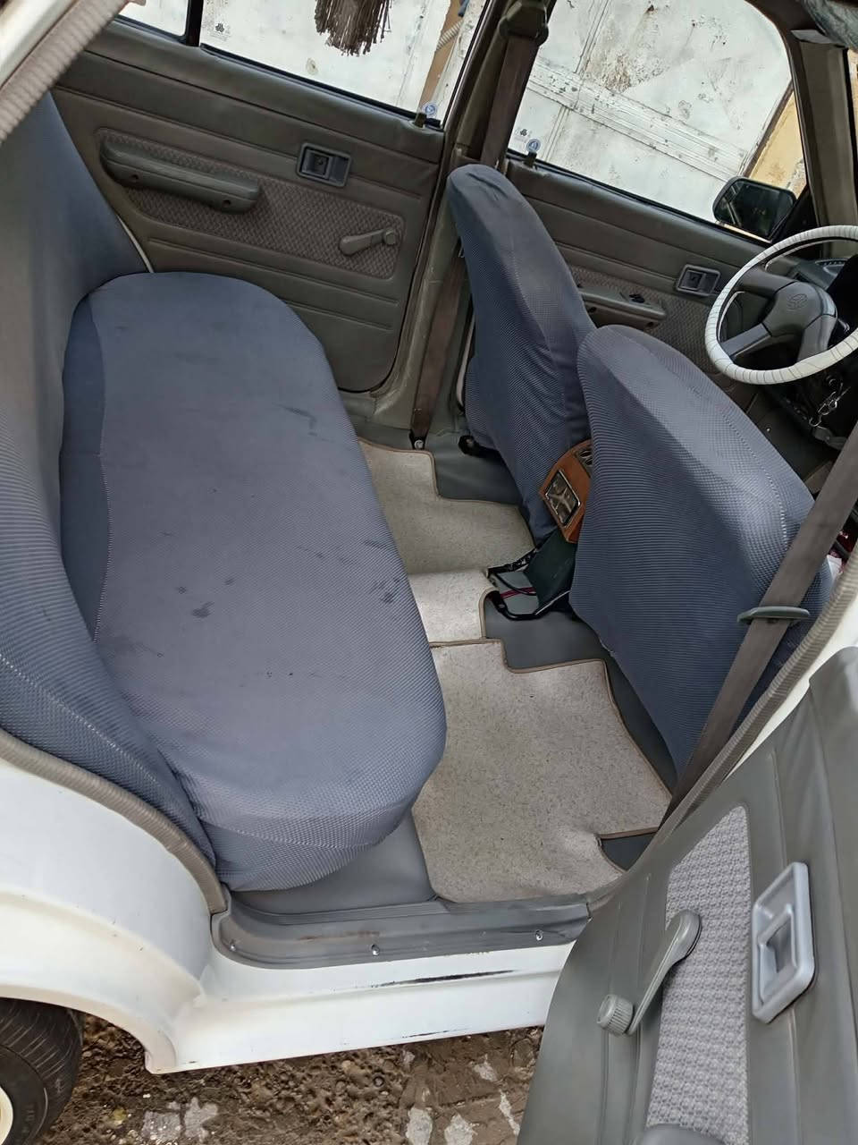 السلام عليكم سايبه للبيع موديل 2009 بل سنويه مسجله 2008 السياره مكفوله كفاله عامه فقط مزفته الجاملغات الخلفيه السياره خير من الله تجي وتشوف بعينك السعر 45 وبيها مجال حك الجيه مكاني بغداد المدائن رقمي ‏‪***********‬‏
