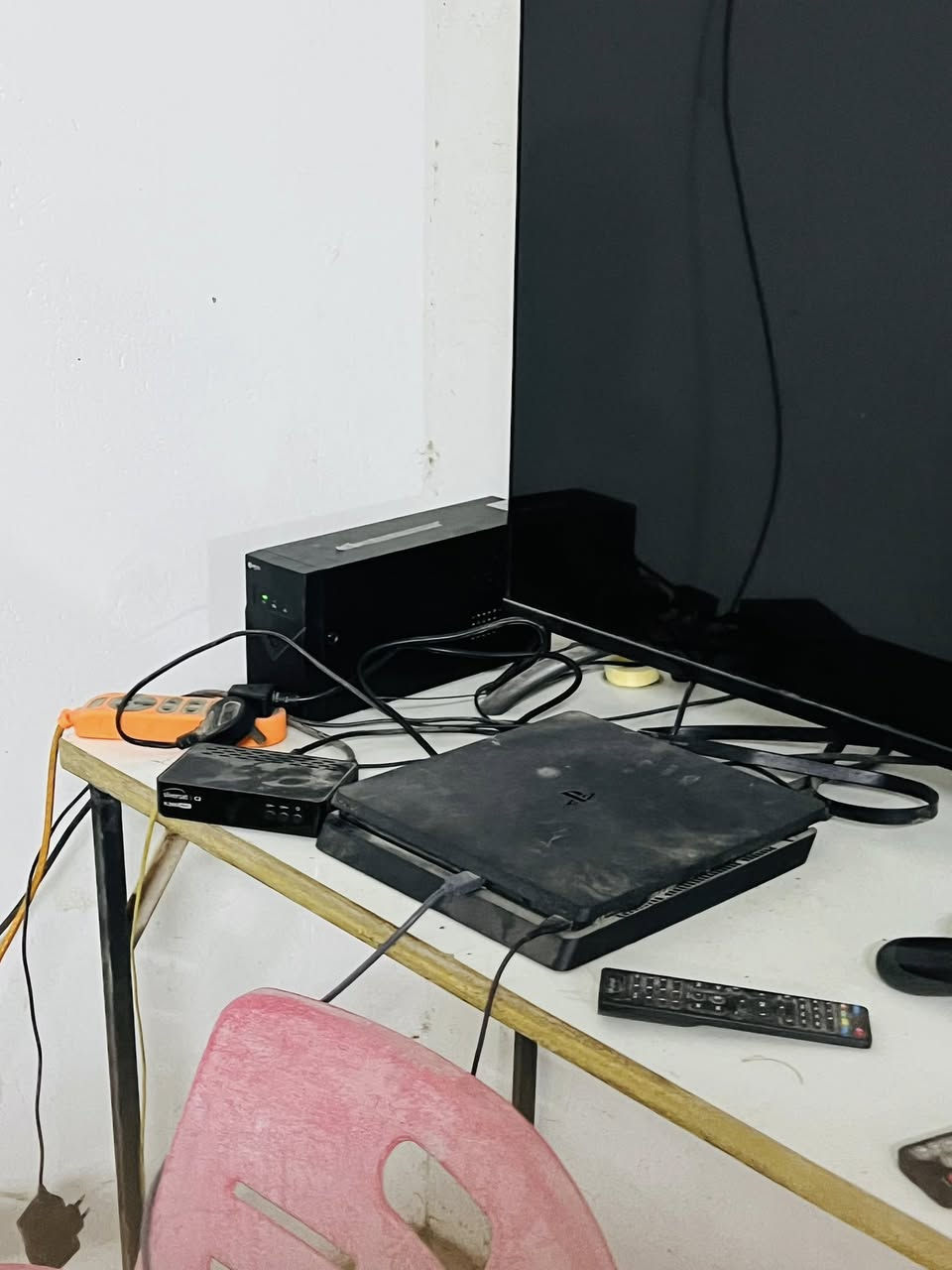 بلي 4سلم مهكر نضام 11وياء  كامل ملحقات وزائد يو بي إس جديد وشاشه حجم 60السعر خاص او اتصل ‭0787 457 4299‬
