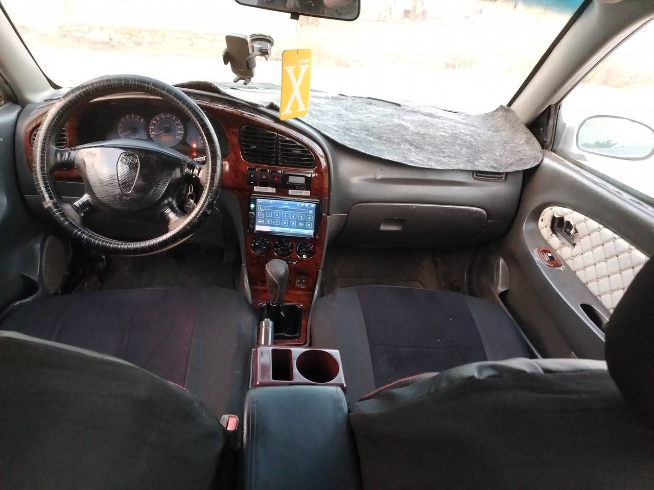 السلام عليكم كيا سبكترا موديل 2000 رقم انبار سنويه جديده لل 2027 كير عادي محرك نظيف مكفول
منظومه التبريد كلها جاهزا بي ليك بل بواري
صدر جديد
كهربايات نظيفه عالي ناصي اشاير دبل اشاير كلها شغاله
تايرات باتري نظيفات
دواخلها نظيفه
السعر ٣٨ وبيها مجال للشراي
مكان السياره الرمادي 
***********
