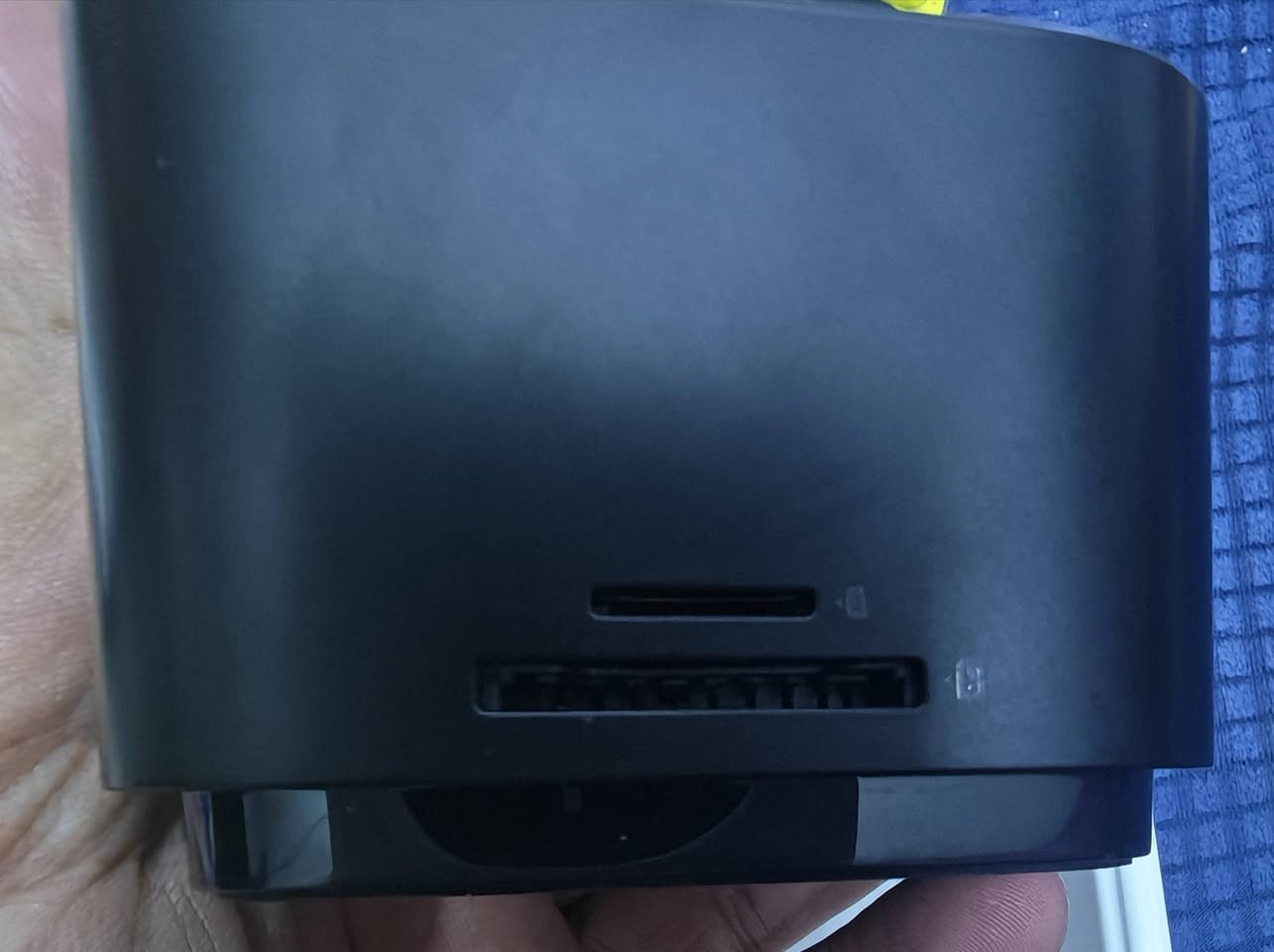 باسيوس العملاق
هذا المنتج هو موزع ومحطة شحن Baseus MagPro Series II 7-في-1.يتميز بشاحن لاسلكي مغناطيسي بقدرة 15 واط متوافق مع تقنية Qi2.يتضمن منافذ متعددة مثل HDMI لدقة 4K@60Hz ومنافذ USB-C لنقل البيانات بسرعة 10 جيجابت في الثانية.يمكنه شحن الأجهزة المحمولة عبر منفذ USB-C بقوة توصيل طاقة 100 واط.

السعر 40


**إذا كنت صاحب هذا الإعلان وتريد حذفه لأي سبب، رجاءا أرسل رسالة إلى الدعم الفني**
