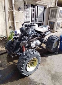 مكلف بلنشر دراجه رباعيه حجم جبير للبيع شغاله بس متروكه بلطوبجي استفسار...