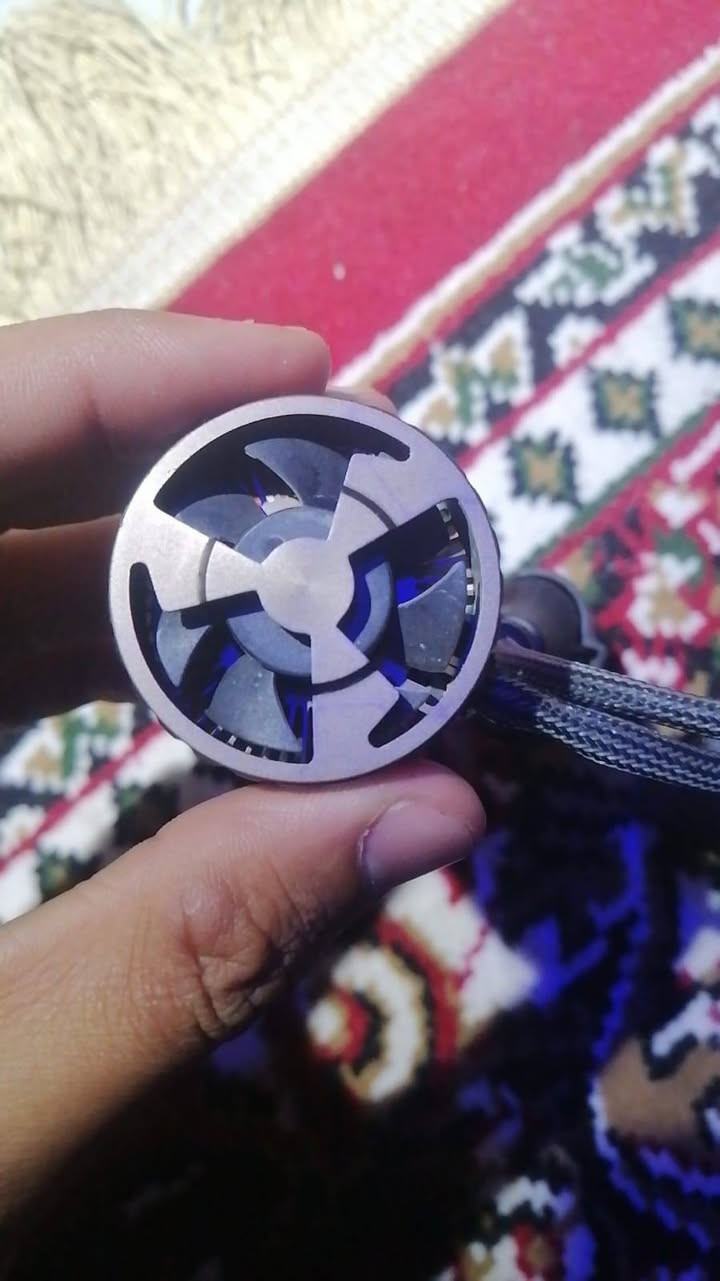 زوج زنون للبيع جدد ما مشتغلات غير بس فحص كدام عيونكم شرط اذا تشده تشبع مسبه واني ابري ذمتي ويقره 280 واط فحص عالجهاز يستقر 220 مينزل بعد اقل و غير هذا 5 براد و دبل كومباس يعني انسه الحماوه والفصله وينطيك مدى كيلو او اقل بشويه حسب نضرك و حجم الفيشة 9005 يعني يرهم صيني مثل البي واي دي و يرهم امريكي ويرهم ياباني ويرهم كوري السعر 80 وبي مجال والرقم واتساب***********
