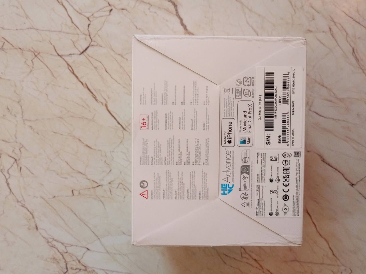 درون dji mini 4 pro
جديدة بعدها ما مفتوحه نسخه السنگل معروفه مواصفاتها سعرها مليون و١٥٠ وبيها مجال مكانها ديالى 
للاستفسار ***********
