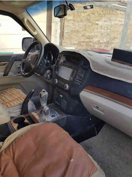 السلام عليكم باجير ٢٠٠٩ محدث ٢٠١٤ مكفوله من الضربه والصبغ ماشيه ١٤٧ شاشه حساسات فول موصفات السعر ١٤٢ وبيها مجال رقم  بغداد الموبايل ***********
