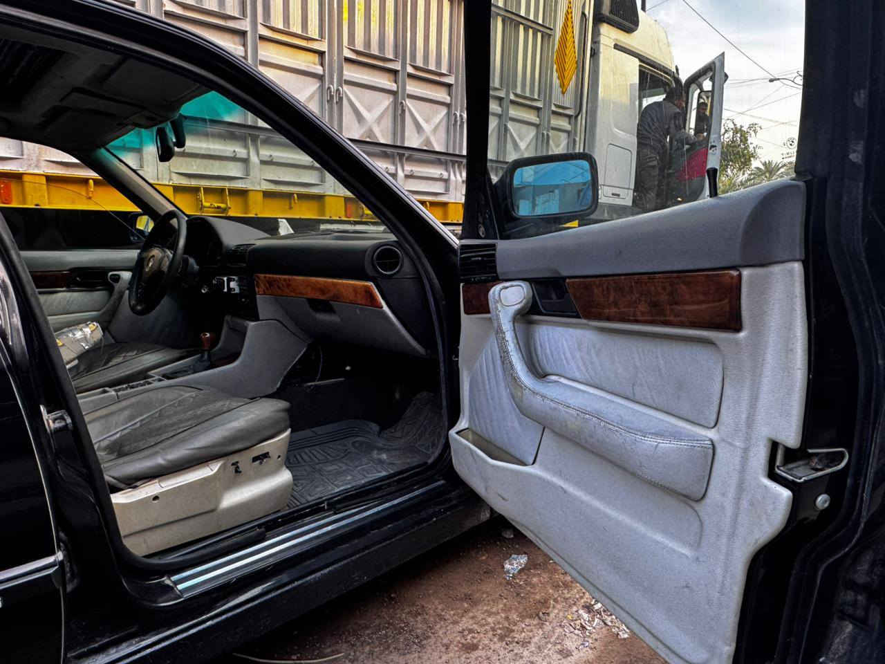 1991BMWسيارة جاهزة بمعنى الكلمة تخم ويل. تخم لايت جديد تخم بك لايت جديد صدر امامي خلفي جديد كير محرك 1000/100 داخل جديد فقط كشنات تعبانة السيارة مصبوغة جديد صبغ درجة اولى السيارة بدون خياس ضفاير جديدة فلانجات ودسكات جدد جام كهربائي سلايت كهرباء  فقط الدعاميات ينصبغن وية السيارة الباقي كلة جاهز من ميكانيك ومن حدادية ومن خارج فقط كشناتهة تعبانة مكاني صلاح الدين تحويل ثاني يوم السعر 49وبيهة مجال بسيط.              واني بل خدمة ***********
