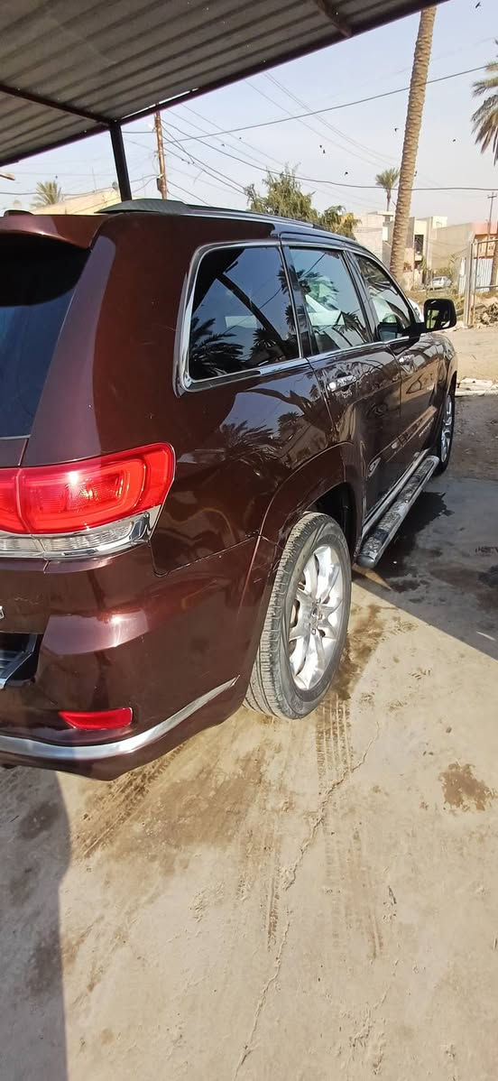 جيب سومت ٢٠١٧ فول مواصفات للبيع او مراوس حسب القناعه محرك صدر جديد حادث قبغ صندوق وتبديل بونيد فقط سيارة شعار كمركي  سنوية وهزه جديده تحويل ثاني يوم  سعر مناسب . ***********
