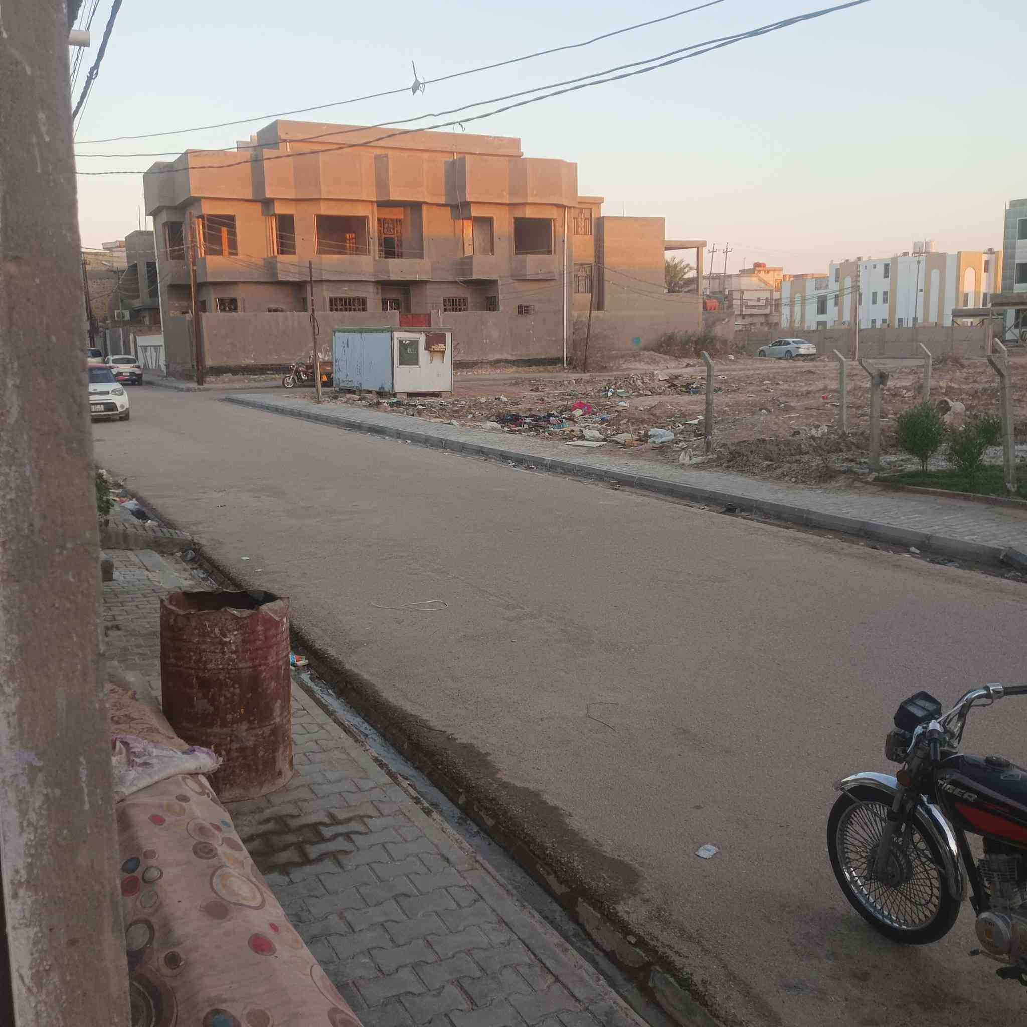 دار لبيع منطقه سياسين 200متر. يم مدسه احرار العراق سعر وباقي تفاصيل. تصل علارقم ‏‪***********‬‏
