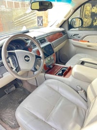 تاهو بترا  2010  لو نيلي صدفي LTZ كشن منفصل مكان بغداد السعر 60 الرقم:...