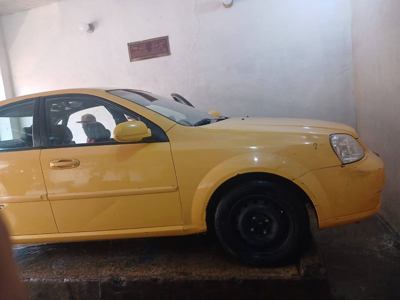 اوبترا ٢٠١٢ باسمي مصفره من كلشي سياره جاهزه اي نقص مابيها بيها فقط طخه وامبينه بلباب قطره صبغ مابيها تبريد تخم تاير صدر كلها كامله السعر ٧٣ وبيها مجال رقم الهاتف ***********
