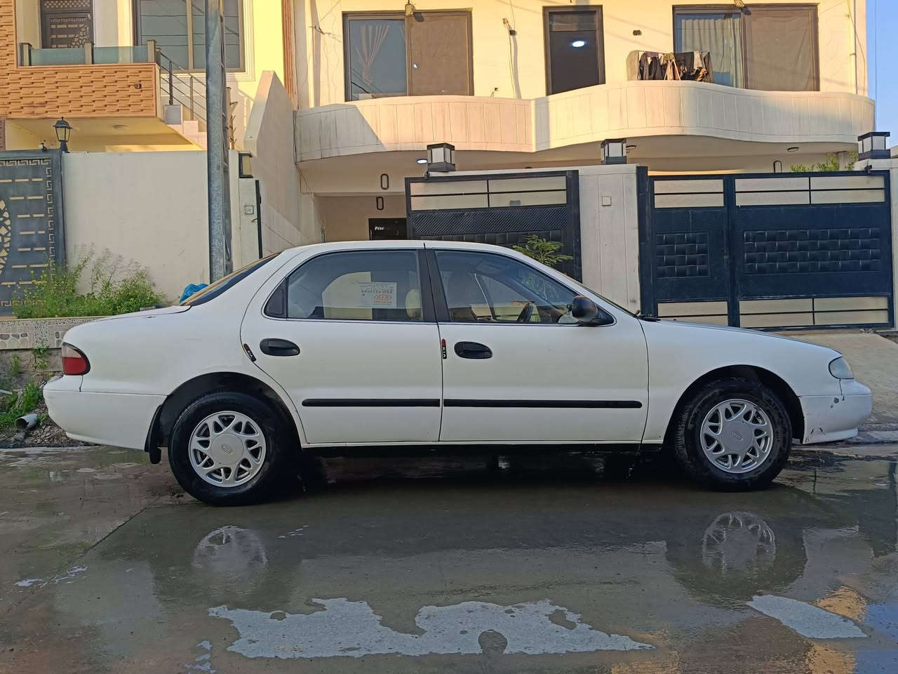 كيا كريدوس موديل 95 بلادي كير اتو تبريد ثلج لاصرف ولابخار طارات جديد قبل شهرين اشتريت طخم الاطارات شرط تحويل دفتر بانزين موجود سعر 45 بي مجال طيبين هده رقمي ***********
