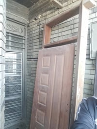 شبابيك و بيبان للبيع شباكين حديد ارتفاع متر ونص وعرض مترتين باب خشب ار...