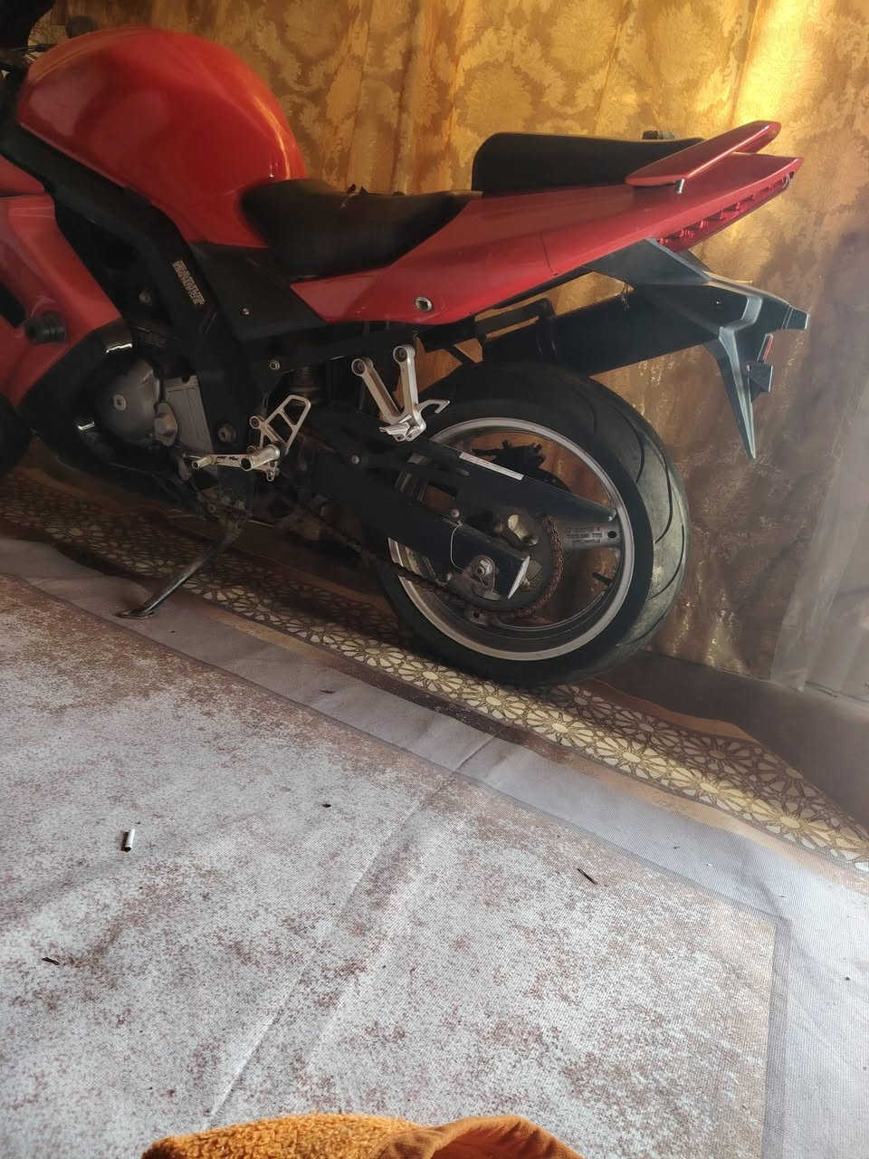 سلام عليكم دراجتين البيع الزركه انكليزي 3 سلندر حجم المكينه فوك 650 دراجه مميزه أوله بل عراق دراجه كفاله عمامه بس يردلها حساس مالف أوراق مدفوع كمركها مكنها بصره السعر 30 الحمره زاروكي 2 بستم مكينه v 650 درجه جديده وشقله كفاله عامه ما فتوح بيهن برقي أوراق ومدفوع كمركها السعر 30 توصل وتساب *********** يوالد المو شاري الا يتعبنه فدوه ومن تريد تجي جيب فيتر وياك افحص وشقل وتوكل عله الله هادي العيساوي
