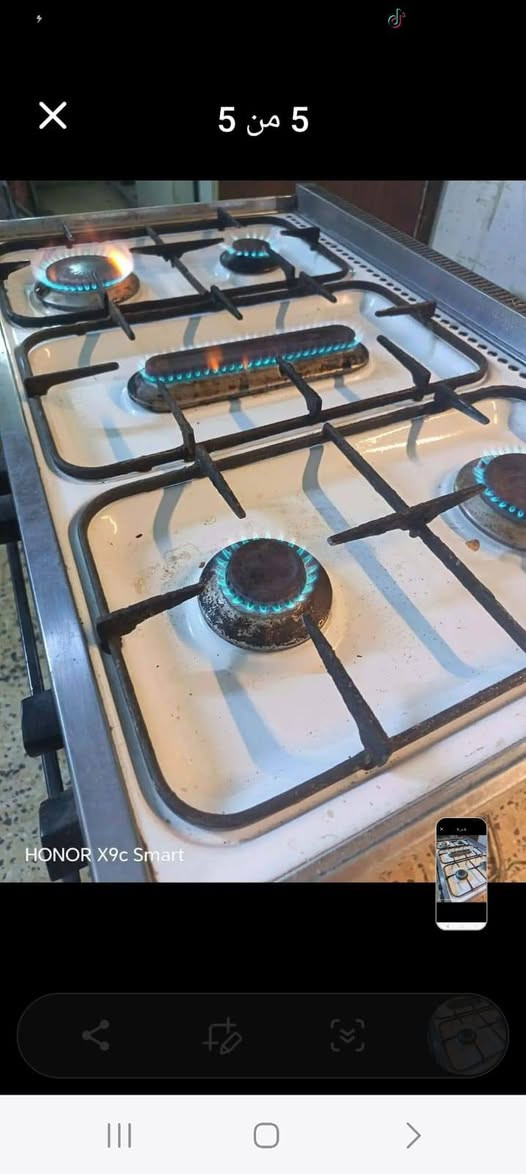 غراض ميز وتخم وطباخ وعربانه مال طفل وديوان نضيفات للبيع عنوان بغدادالدوره  رقم بي وتساب فقط ***********
