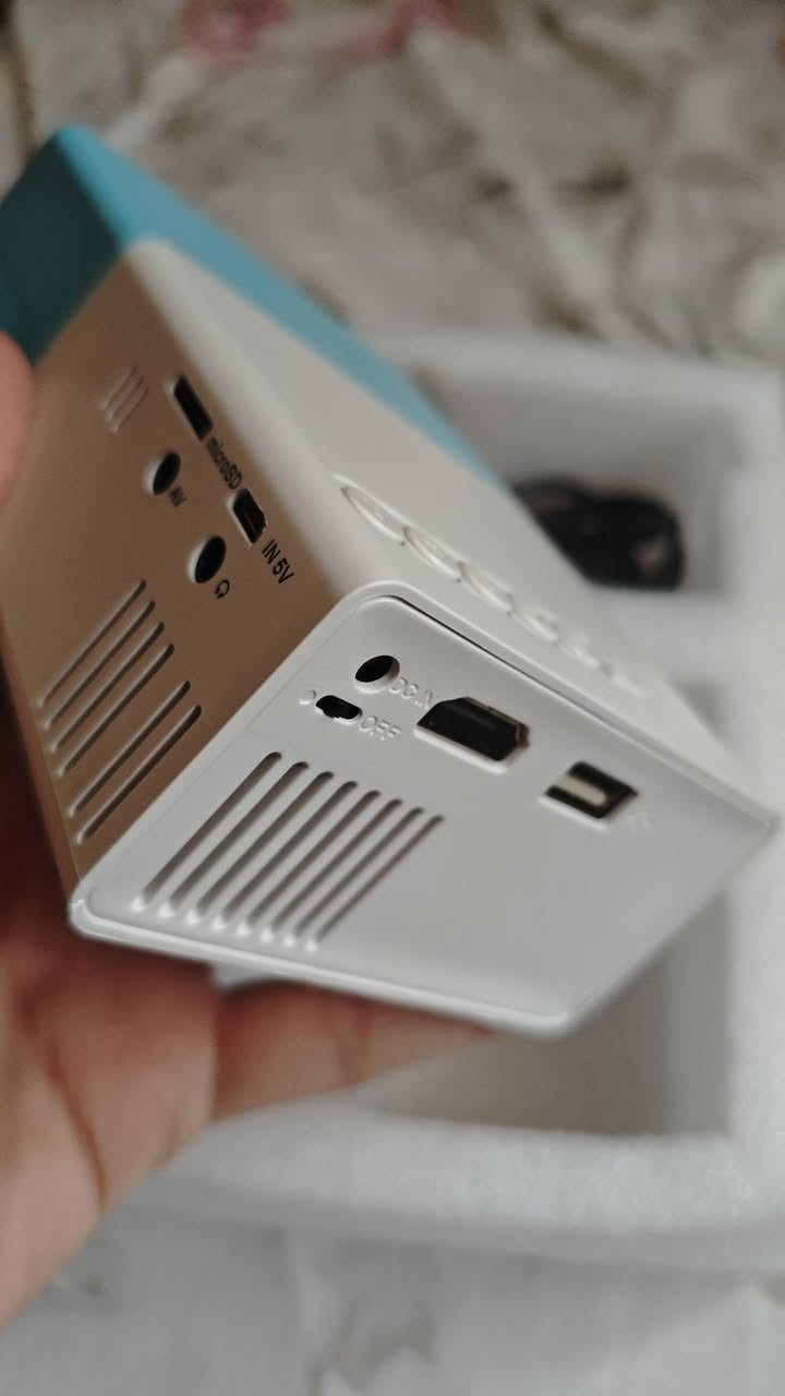 سلام عليكم
داتا شو بهذا الشكل تعمل على الكهرباء وعله الباور بانك
بيه منفذ usb hdmi sdcard 
تعرض من الرام والفلاش 
تعرض من اللابتوب 
السعر 20 متوفر توصيل داخل بغداد فقط


**إذا كنت صاحب هذا الإعلان وتريد حذفه لأي سبب، رجاءا أرسل رسالة إلى الدعم الفني**