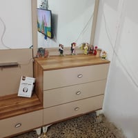 أغراض غرفة نوم • مستعملة نظيفة • نجف