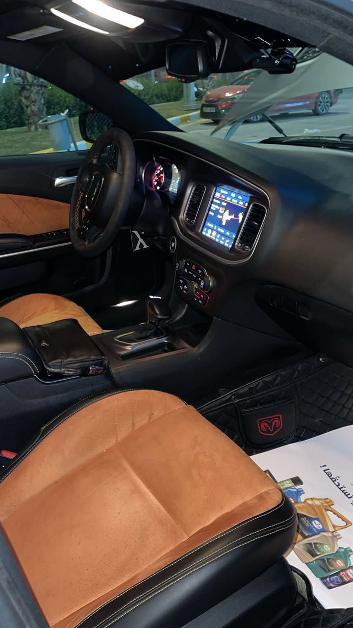 سلام عليكم جارجر سكات ٦٤٠٠ ٢٠٢١ رقم اربيل الجديد 
ماشيه 25mi داخله من امريكا ماشيه 12mi
مكينه كير برغي ممفتوح شرط 
دواخلها شواصيها كفاله لا تعديل لا صبغ 
جاملغ سايق صبغ وبنيد محدث ٣ فتحات 
سيرفس كامل ( ثلاجه ثروتل نوزلات فلاتر فيت بم ريسنك ولف ريسنك ٨٢ من تيتو )
عليها تفريغ داون بايب سل ستيل وبرمجه مصطفى ايكل 
الاضافات 
ملحق دوسه srt
زعانف دعاميه خلفيه
دفيوزر مشيف 
كاج كان BULIT بنفسجي
 ستريس بار موبار بنفسجي 
صبغ فجوج بنفسجي
تلبيسه srt بنفسجي ( ووياها لحيه 4 قطع وزعانف بطاين )
لدات دعاميه تخم تكساس سبيد 
كفر مري باتمان اسود لامع
كفر يدات اسود لامع
غرفه كنتارا حضن srt 
شفقه عضم اسود لامع
تخم تاير جديد الخلفي 315 
قماره اسود طافي + جنطه اسود طافي + بنيد اسود طافي
كامله وبدون اي نقص وشرط ولا كلوب مشتغل بالدشبول 
مكاني بغداد الكرخ *********** 
رايدها  230 ومجالها بسيط ولحد يقارنها بالمهجومات
