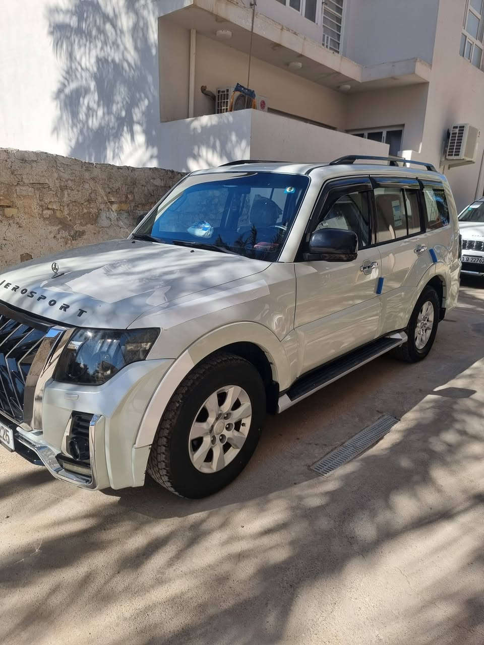 باجير حبتور اسبورت فول موصفات موديل ١٤ مكفوله كفاله عامه موصفات محرك ٣٥٠٠ محرك وكير مكفول برغي واحد مامفتوح بيها تبريد ٣قطع كشنات كهرباء فتحه كامره شاشه حساس خلفي مانع انزلاق مثبت سرعه مري شفط اشاير بل مري زراك لايت منضومه زنون فور ويل اربع وضعيات فول دمام باقي الموصفات معروفه لون ابيض صدفي المرغوب رقم بغداد ابسمي هزا وسنويه جديده تحويل ثانيم السياره كلش متعوب عليه برغي مابيه نقص تحديث لجماليه وكلا وكاله اصلي  السعر ١٥٩  رقمي ***********
