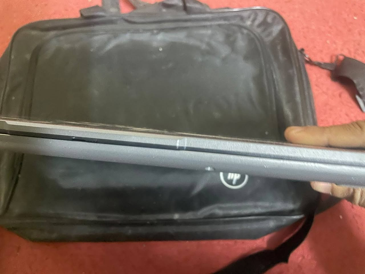 السلام عليكم لابتوب بموصفات:
Lenovo IdeaPad Slim 3 15IRH8 (2024)

🔹 المعالج: Intel Core i5-13420H الجيل 13 (8 أنوية / 12 Threads)

🔹 الرام: 8GB DDR5 (قابلة للترقية)

🔹 التخزين: 512GB NVMe SSD فائق السرعة

🔹 الشاشة: 15.6 إنج Full HD (1920×1080)

🔹 كرت الشاشة: Intel UHD Graphics

🔹 النظام: Windows 11

🔹 اللون: رمادي

🔹 الموديل: Lenovo IdeaPad Slim 3 15IRH8

🔹 سنة التصنيع: 2024

بسعر ٥٥٠ 

للاستفسار اكثر مخابرة +964 782 776 4207

او مراسله على واتساب
