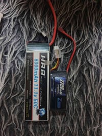 بطاريات RC • جديدة • مع كرتون