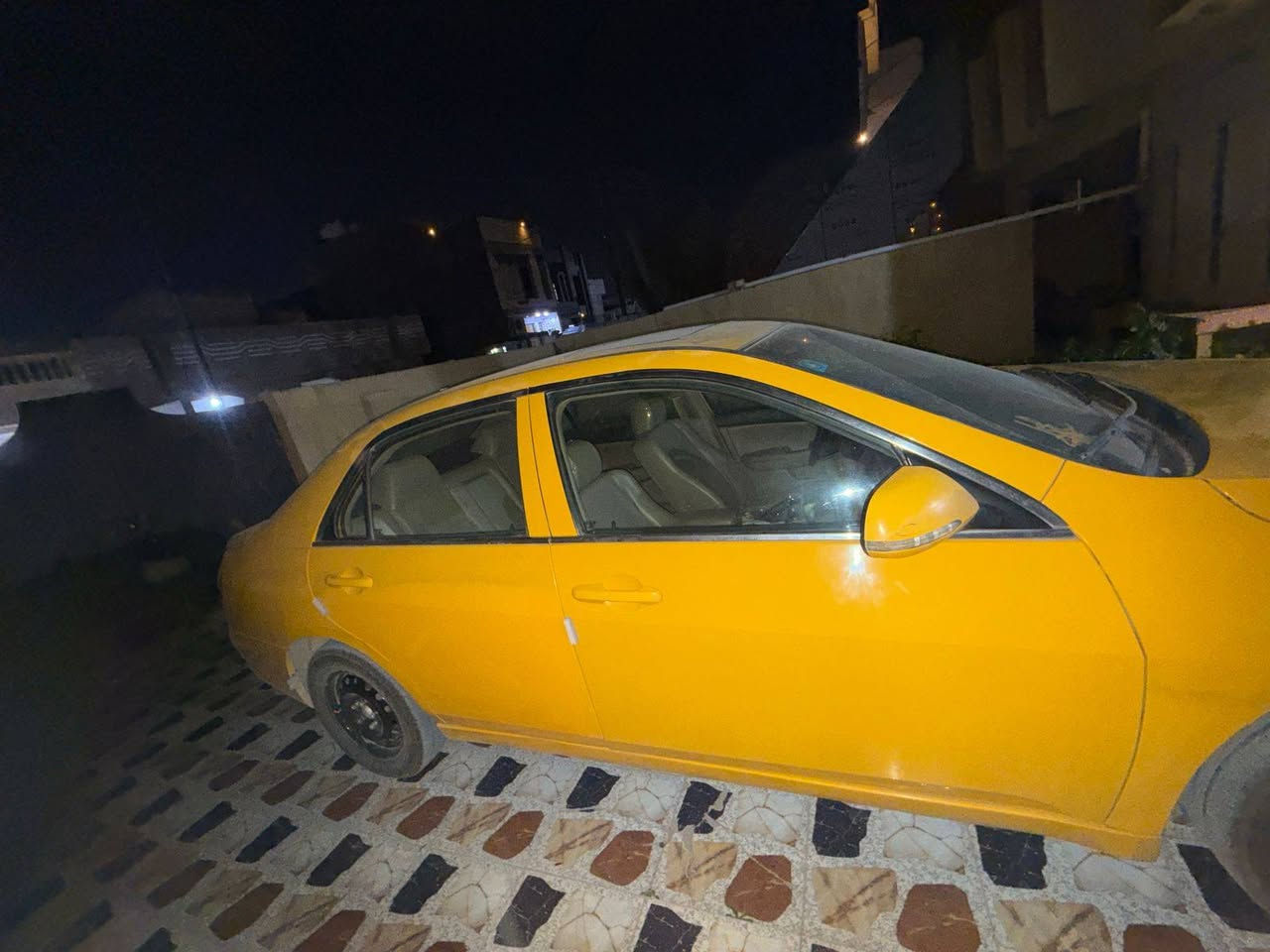 بي وايدي اف سكس F6
موديل ٢٠١١ سياره جديده واي نقص مابيها 
السعر ٥٧ وبيها مجال الرقم بغداد بسمي 
***********
