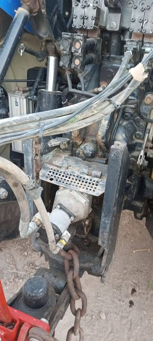 نيو 270
رقم اربيل بإسمي 
موديل 18
ترنبول 9 متر
جهاز جي بي اس عشرة كيلو 
مشتغلة موسم واحد فقط بالعراق 

مكانها ذي قار قضاء الشطرة 
رقم صاحبها ‏‪***********‬‏
