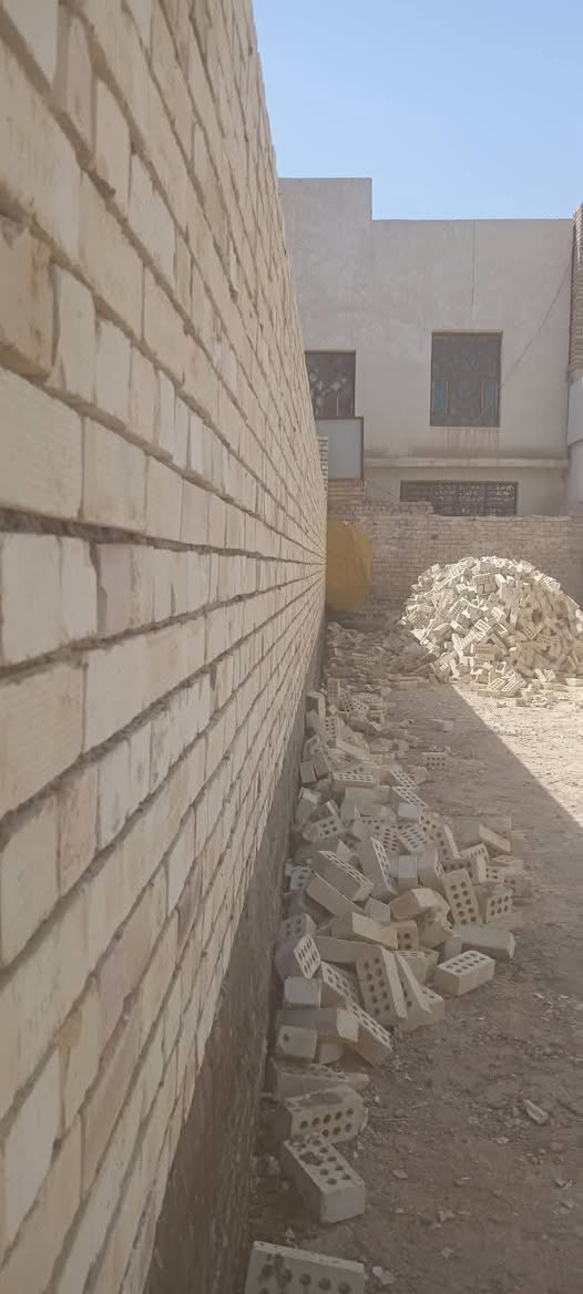 خلفه بناء متفرغ حاليآ نشتغل قطعي وعلى الدبل ***********بي واتساب
